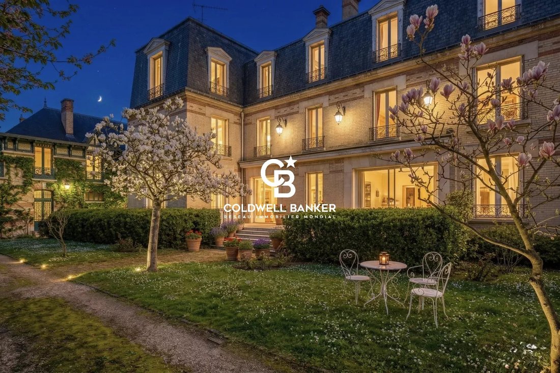 Estate in Muette Sud, Paris 16e Arrondissement, Paris 2 - 17425725