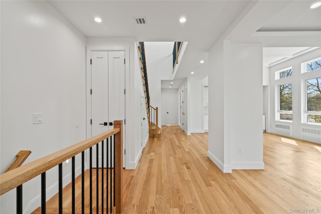 Condo in Spring Valley, New York, United States 4 - 17783005