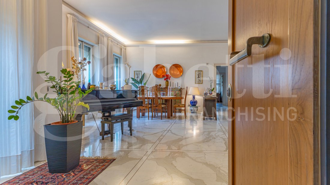 Apartment in Historic Center, Latina, Lazio 2 - 17782068