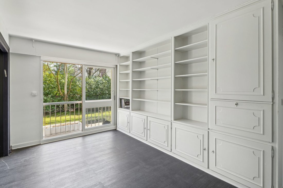 Apartment in Nogent-sur-Marne, Ile-de-France, France 3 - 17783704