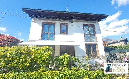 Villa in Precollinare Area / Zone Pré-collinaire, Aosta / Aoste, Aosta Valley / Vallée d'Aoste 1