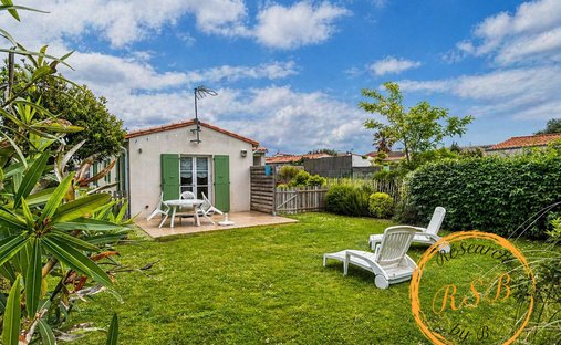 House in Sainte-Marie-de-Ré, Nouvelle-Aquitaine, France 1