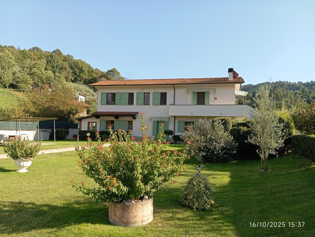 Villa in Camaiore, Tuscany, Italy 1 - 16582615