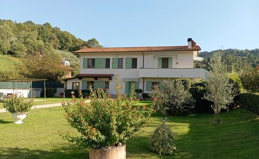 Villa a Camaiore, Toscana, Italia 1