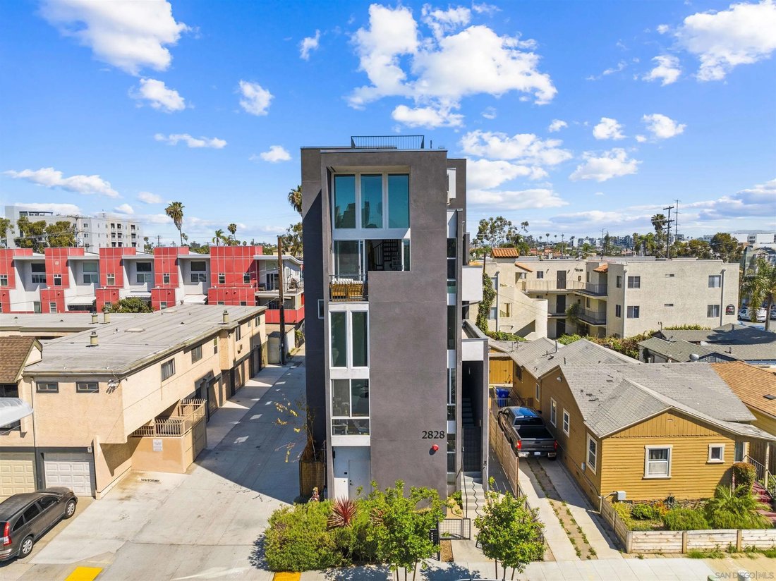 San Diego, California, United States 2 - 17779242