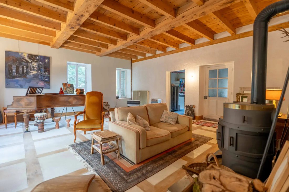 Estate in Artemare, Auvergne-Rhône-Alpes, France 3 - 16474301