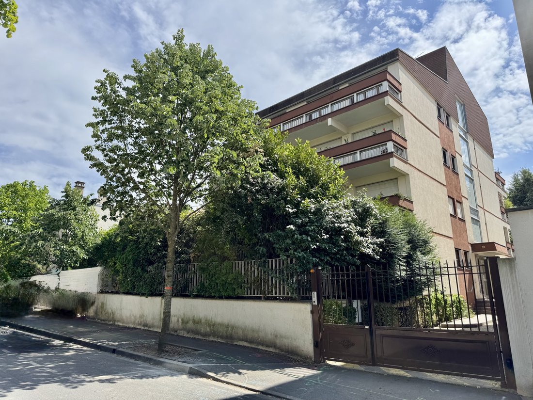 Apartment in Ledru Rollin, Le Perreux-sur-Marne, France 1 - 17782343