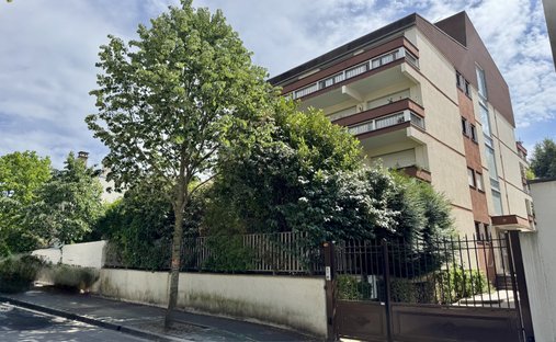 Apartment in Ledru Rollin, Le Perreux-sur-Marne, France 1