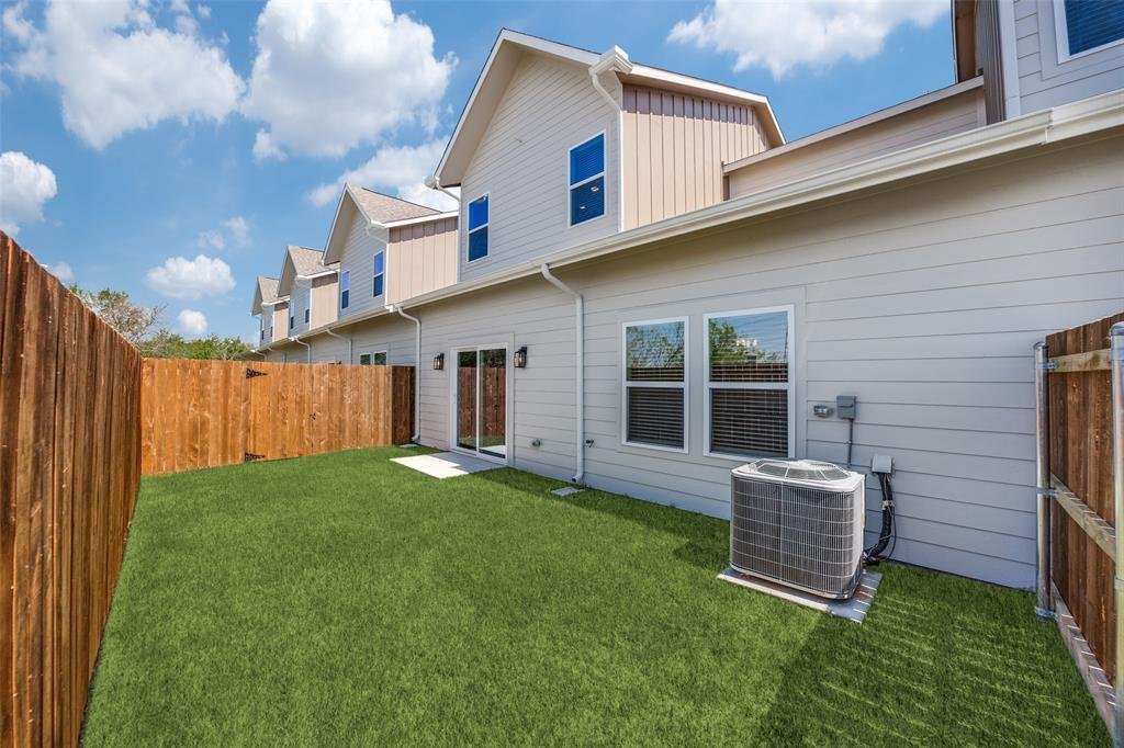 Dallas, Texas, United States 3 - 17782025