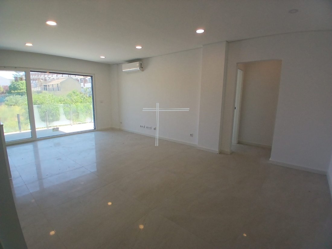 Apartment in Charneca de Caparica e Sobreda, Setubal, Portugal 2 - 17494858