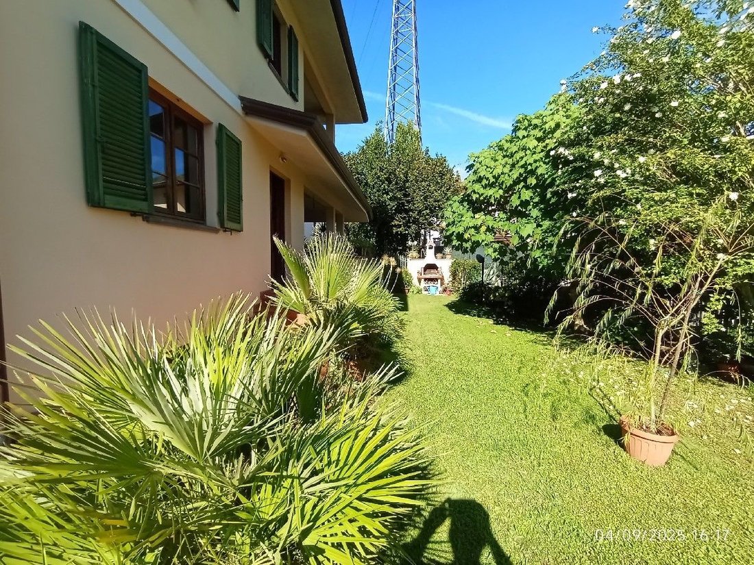 Villa in Camaiore, Tuscany, Italy 5 - 17779587