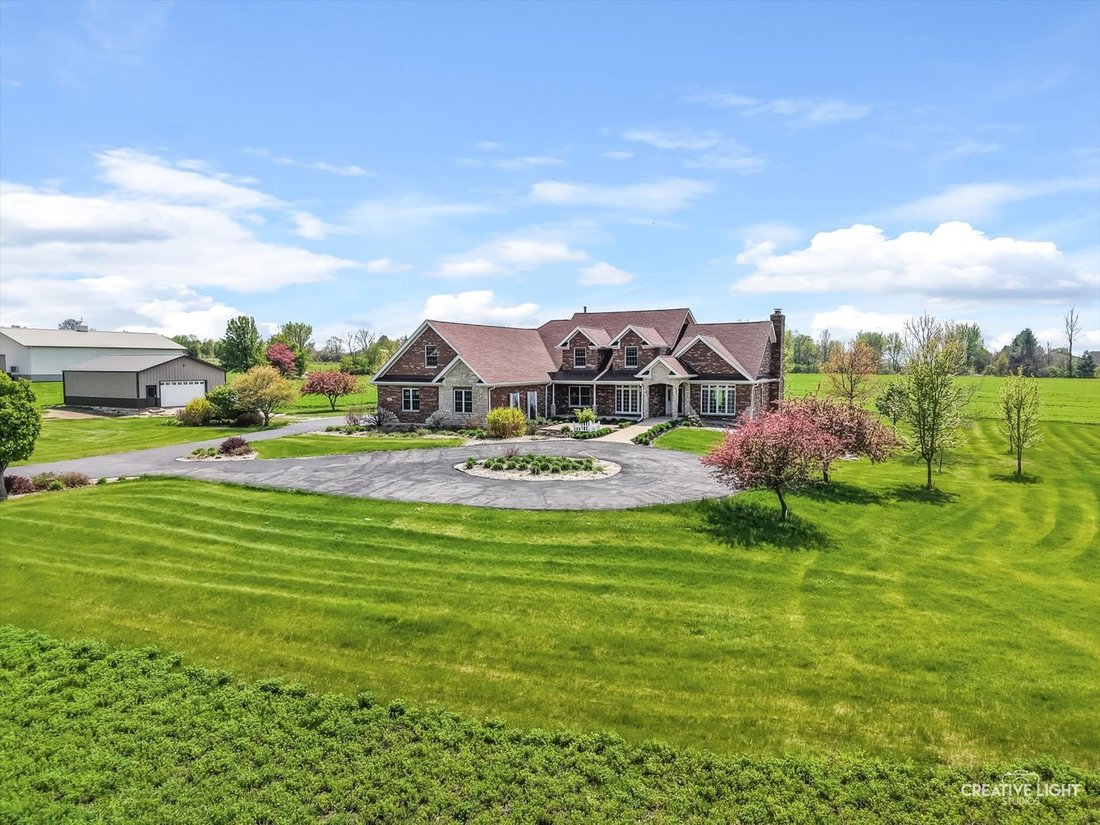 House in Oswego, Illinois, United States 2 - 17778991