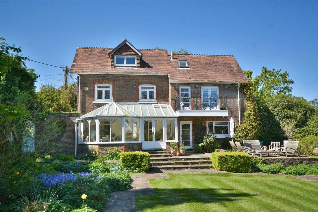 House in Pulborough, England 1 - 17428992