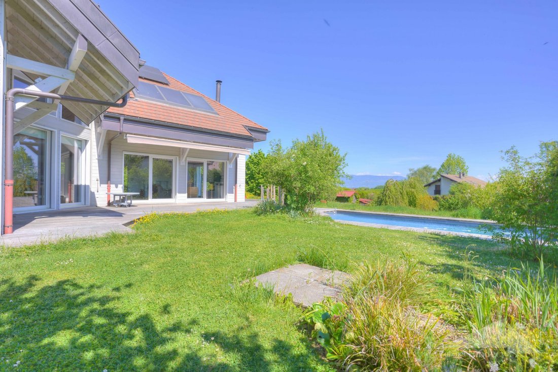 Villa in Prévessin-Moëns, Auvergne-Rhône-Alpes, France 2 - 17783542