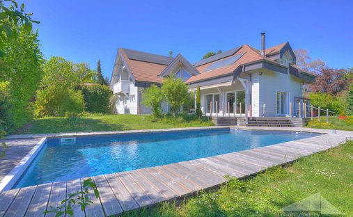 Villa in Prévessin-Moëns, Auvergne-Rhône-Alpes, France 1