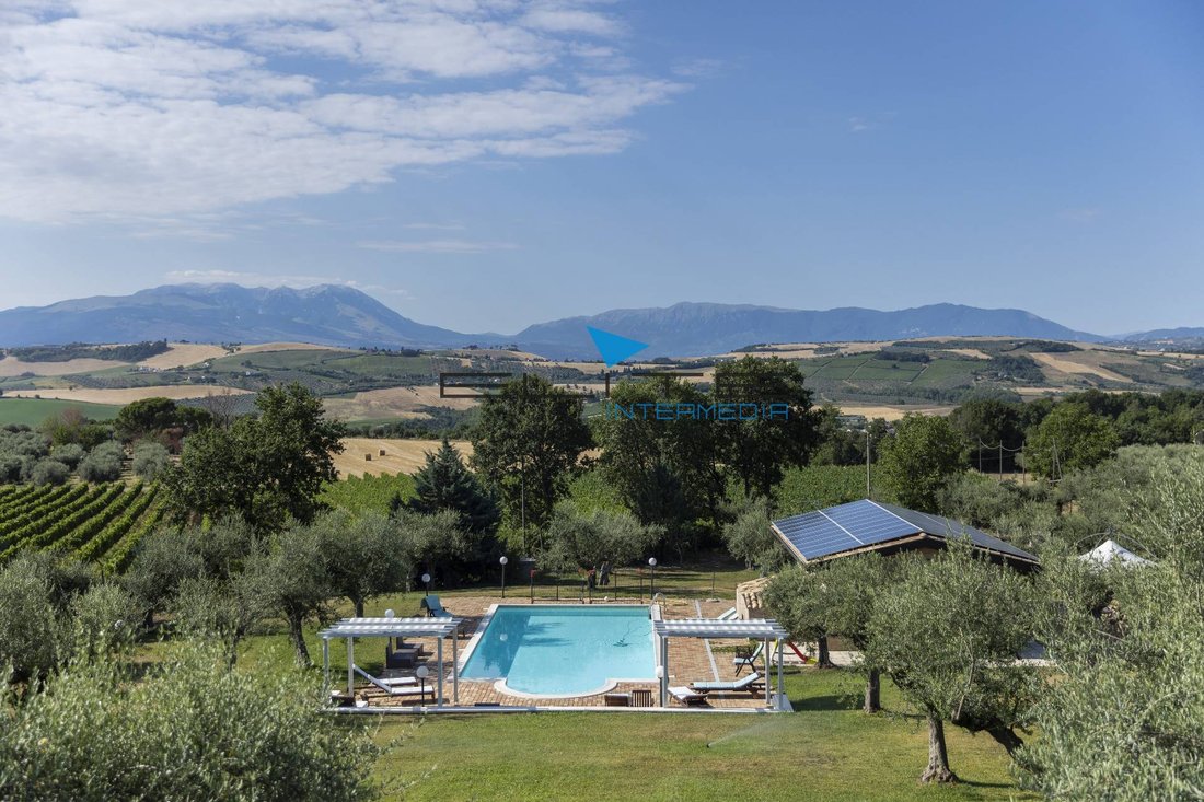 Villa in Loreto Aprutino, Abruzzo, Italy 3 - 17783450