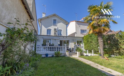 House in Centre, Nanterre, France 1