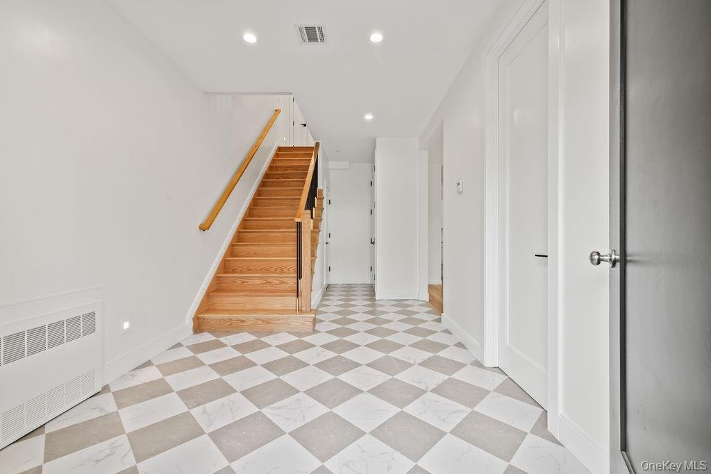 Condo in Spring Valley, New York, United States 3 - 17783005