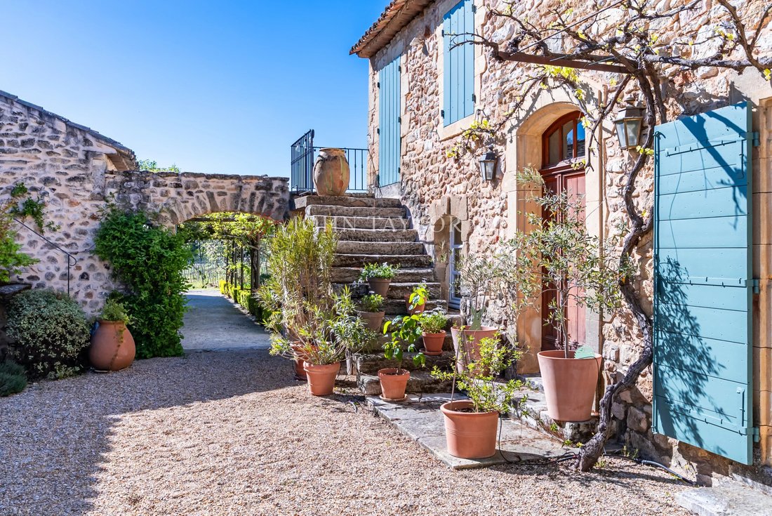 Country House in Gordes, Provence-Alpes-Côte d'Azur, France 2 - 17782556