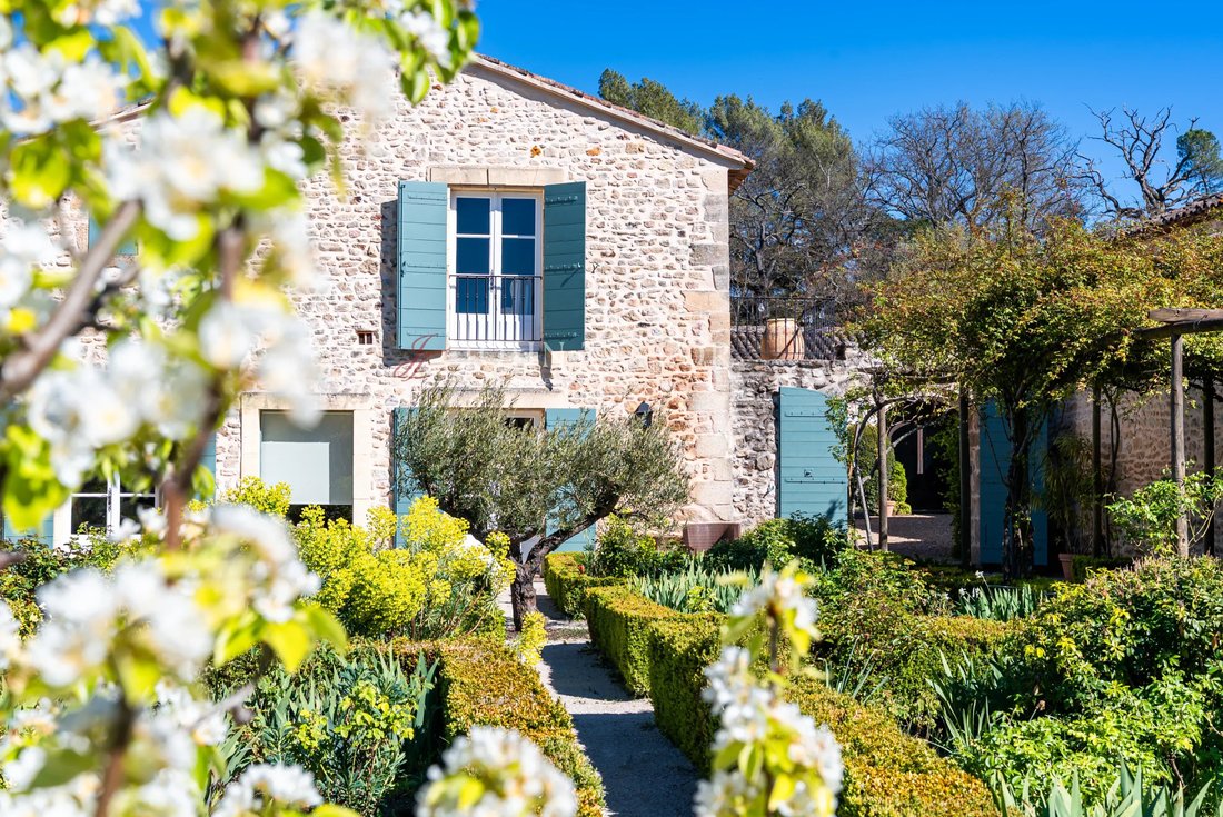 Country House in Gordes, Provence-Alpes-Côte d'Azur, France 5 - 17782556