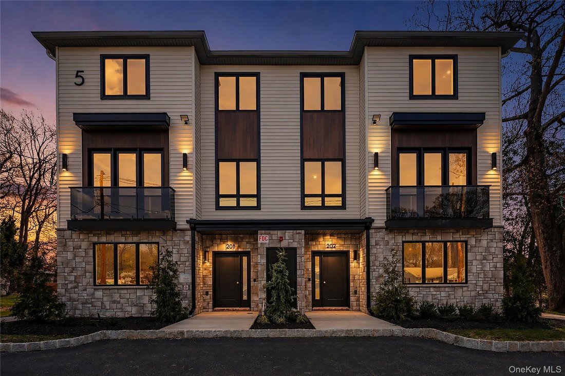 Condo in Spring Valley, New York, United States 1 - 17783005