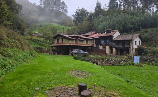 Country House in Pilona, Asturias, Spain 1