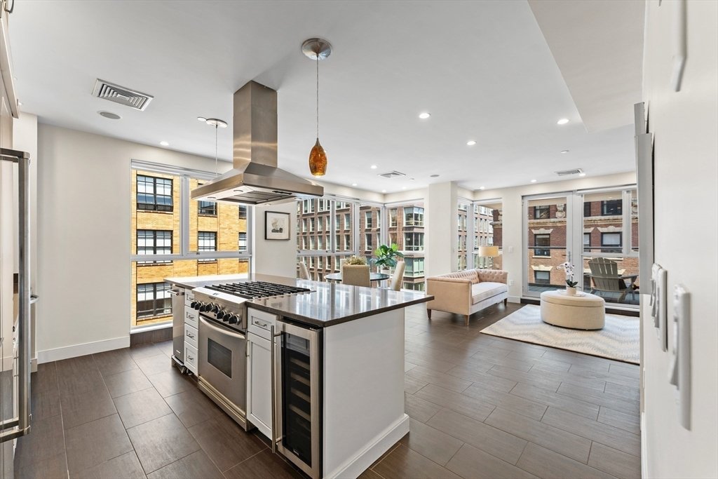 Condo in Boston, Massachusetts, United States 3 - 17535100
