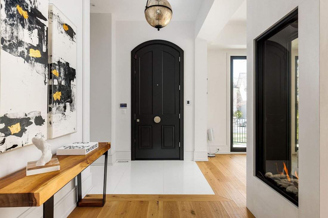 House in Toronto, Ontario, Canada 2 - 17779776