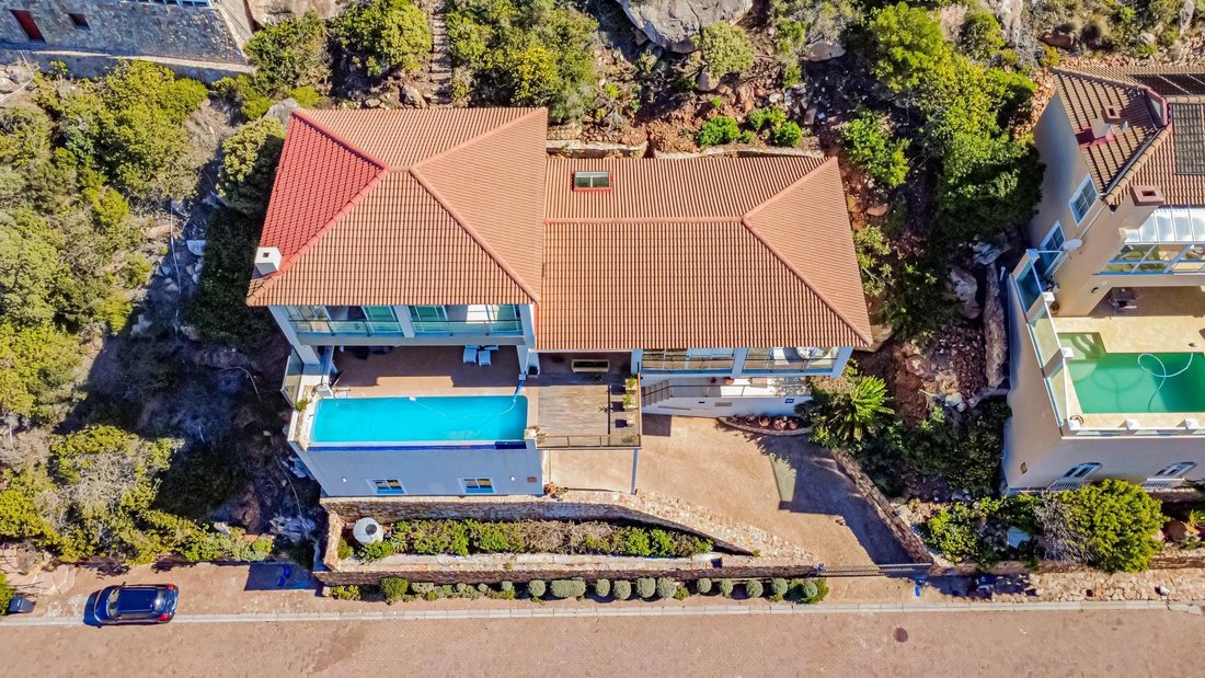House in Glencairn, Cape Town, Western Cape 3 - 17782510