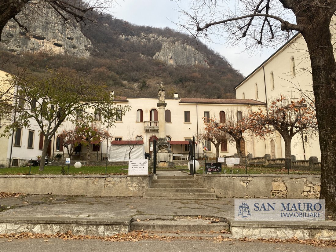 Estate in Longare, Veneto, Italy 1 - 17783041