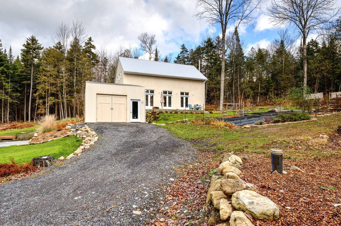 House in Potton, Quebec, Canada 4 - 16645504