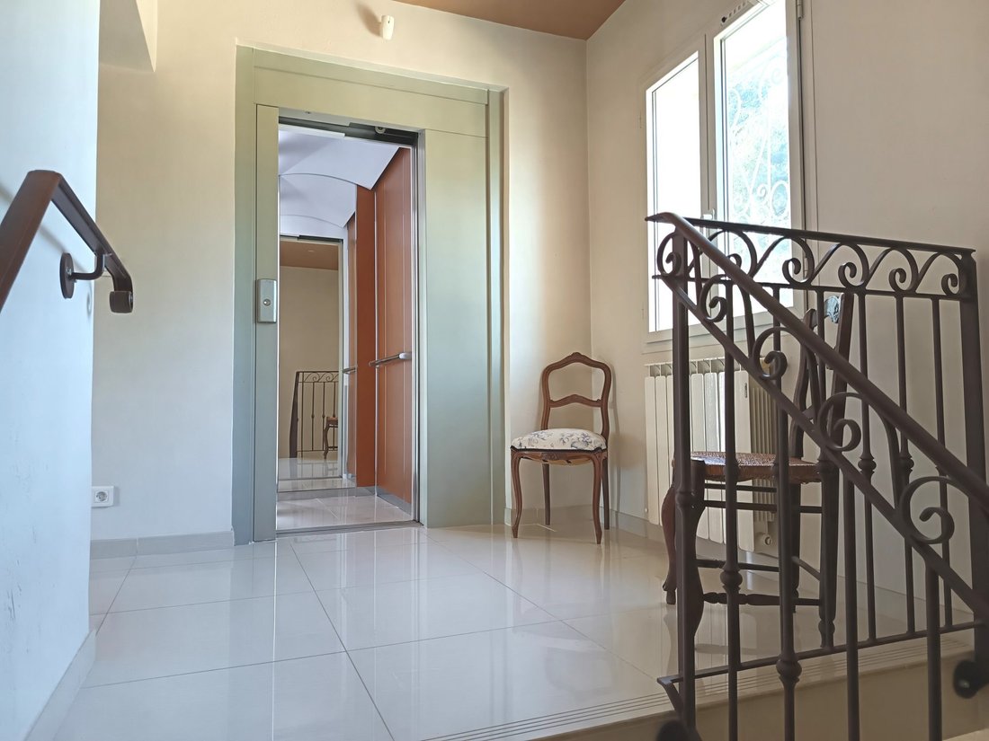 Villa in Coste Chaude-Mauveou, La Seyne-sur-Mer, France 4 - 17667766