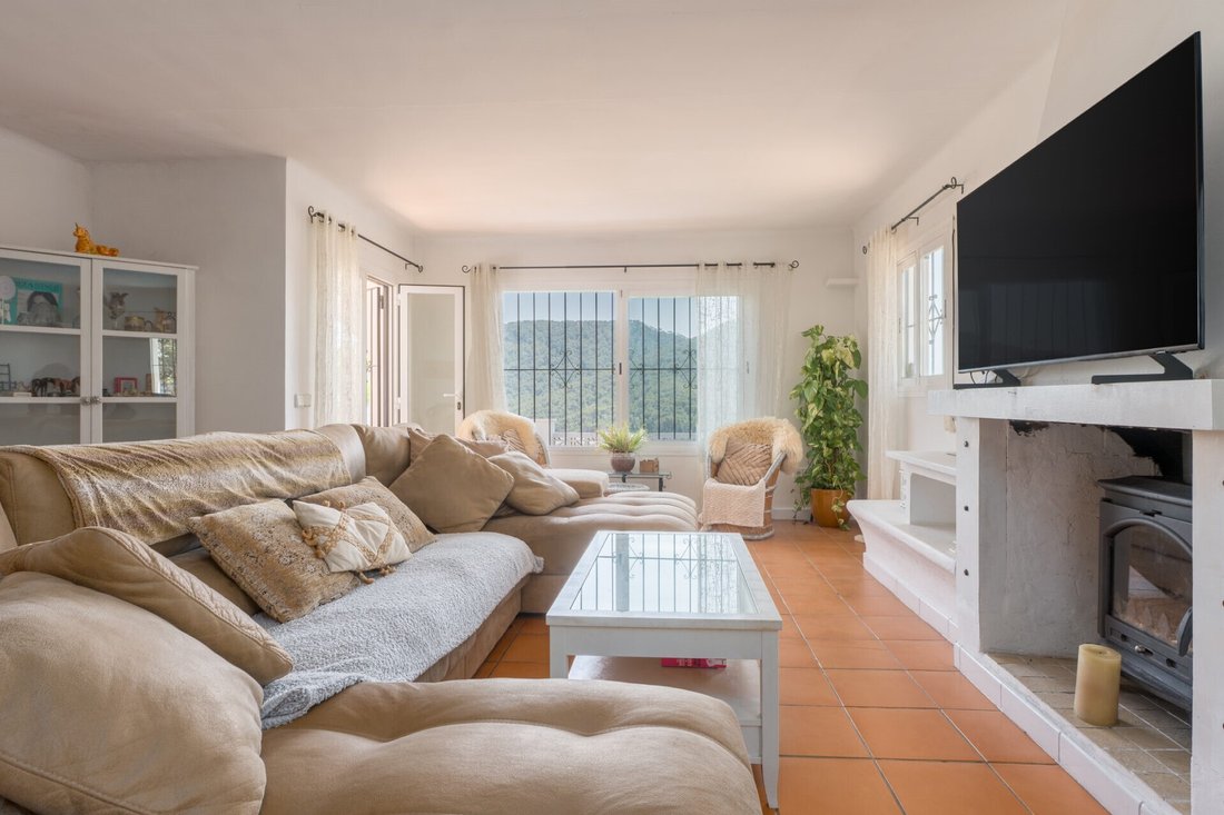 Villa in Cala Llonga, Ibiza, Santa Eularia des Riu, Balearic Islands 4 - 17643448