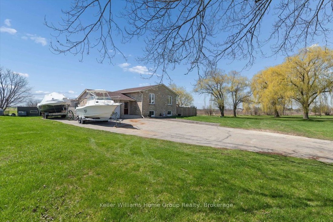 House in Hamilton, Ontario, Canada 2 - 17780376