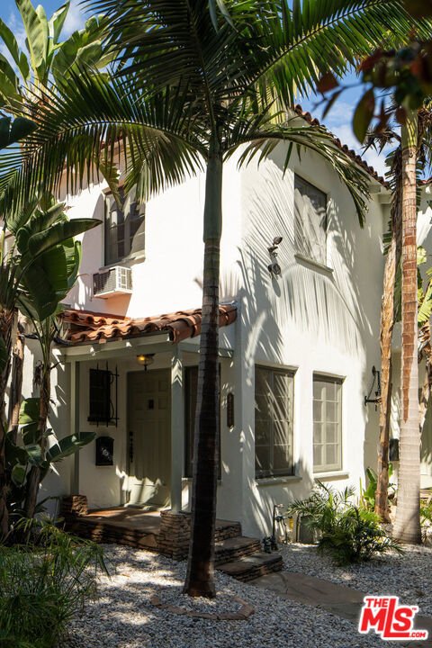 Los Angeles, California, United States 3 - 17779003