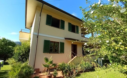 Villa in Camaiore, Tuscany, Italy 1