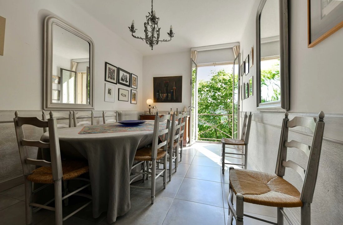 Estate in Uzès, Occitania, France 4 - 17779937