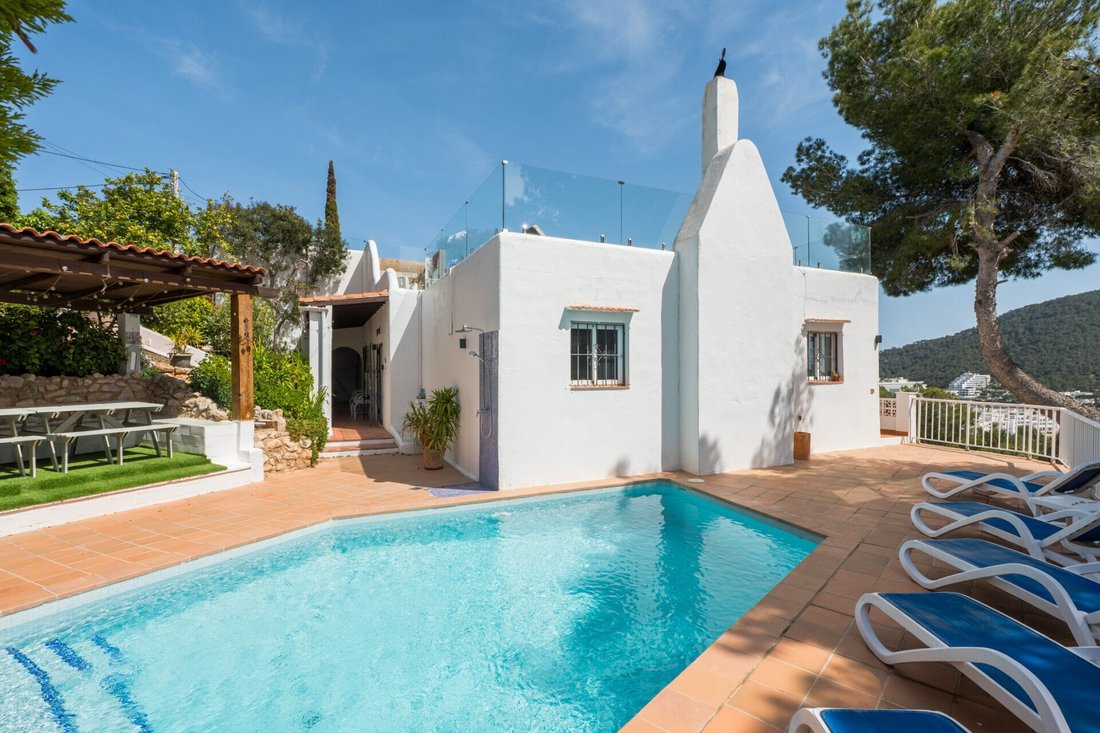 Villa in Cala Llonga, Ibiza, Santa Eularia des Riu, Balearic Islands 1 - 17643448