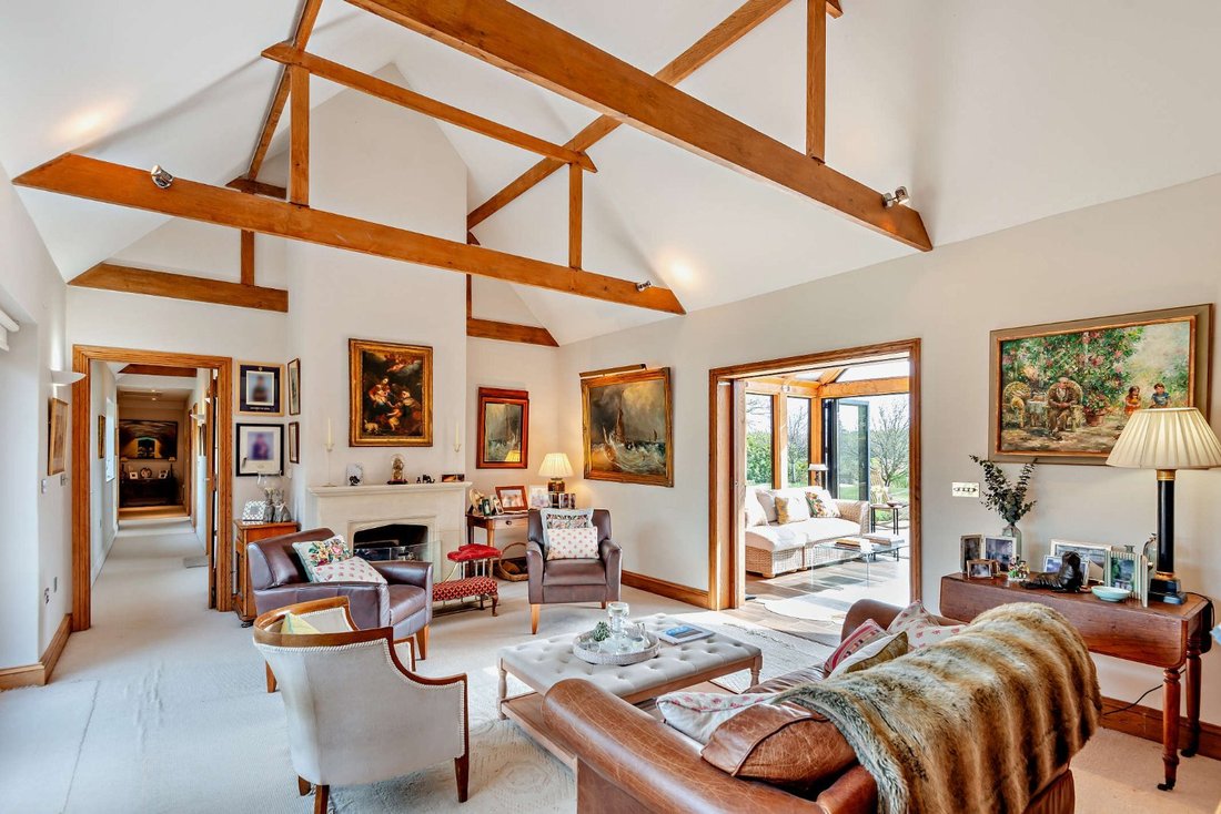 House in Headley Down, England 5 - 17779240