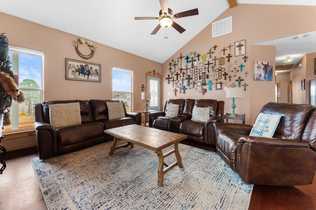 Casa a Bastrop, Texas, Stati Uniti 3 - 17781258