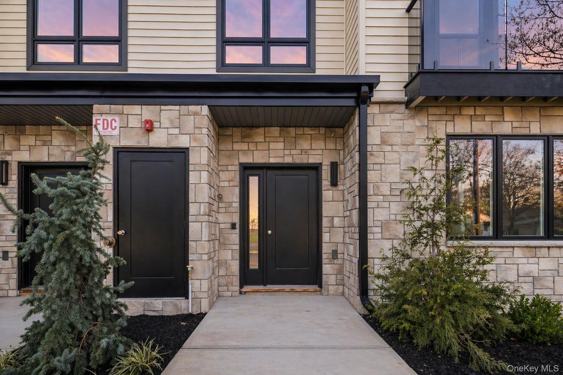 Condo in Spring Valley, New York, United States 2 - 17783005