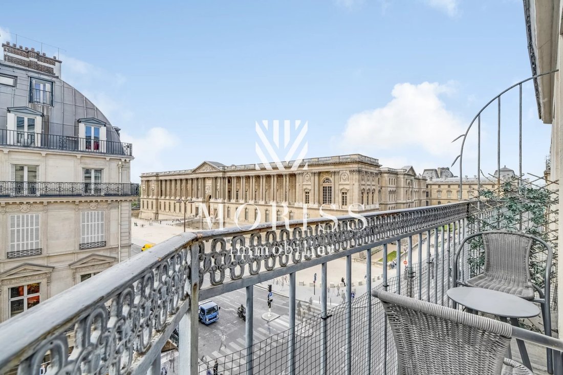 Apartment in Saint Germain l'Auxerrois, Paris 1er Arrondissement, Paris 4 - 17779903