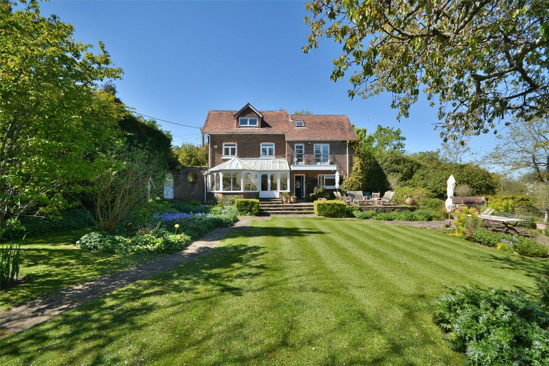 House in Pulborough, England 3 - 17428992