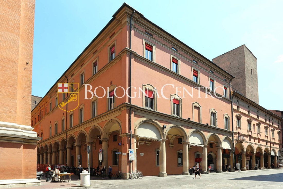 Apartment in Historic Center, Bologna, Italy 1 - 16652025