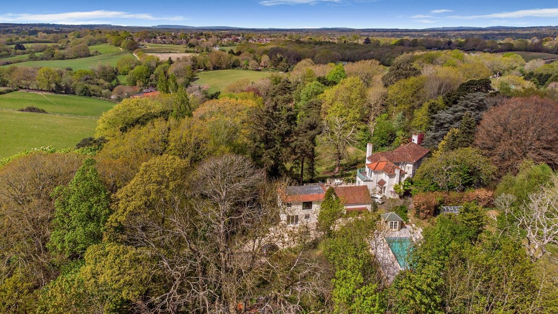 House in Woodmancote, England 1 - 17154639