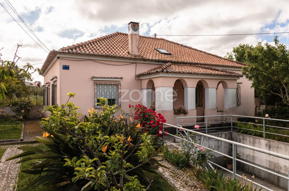 House in Carnide, Lisbon, Portugal 2 - 16919504