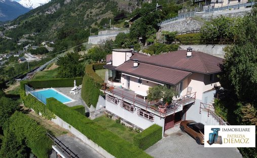 Villa à Zone Collinaire, Aoste, Vallée d'Aoste 1