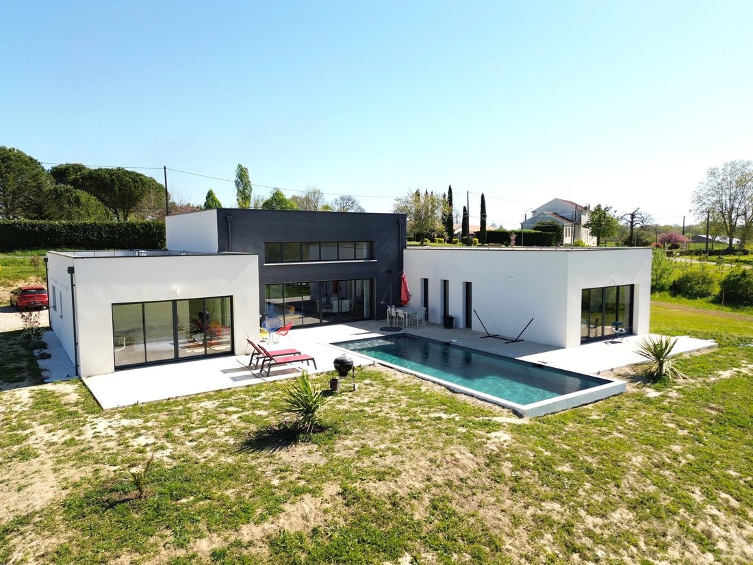 House in Miramont-de-Guyenne, Nouvelle-Aquitaine, France 1 - 16578022