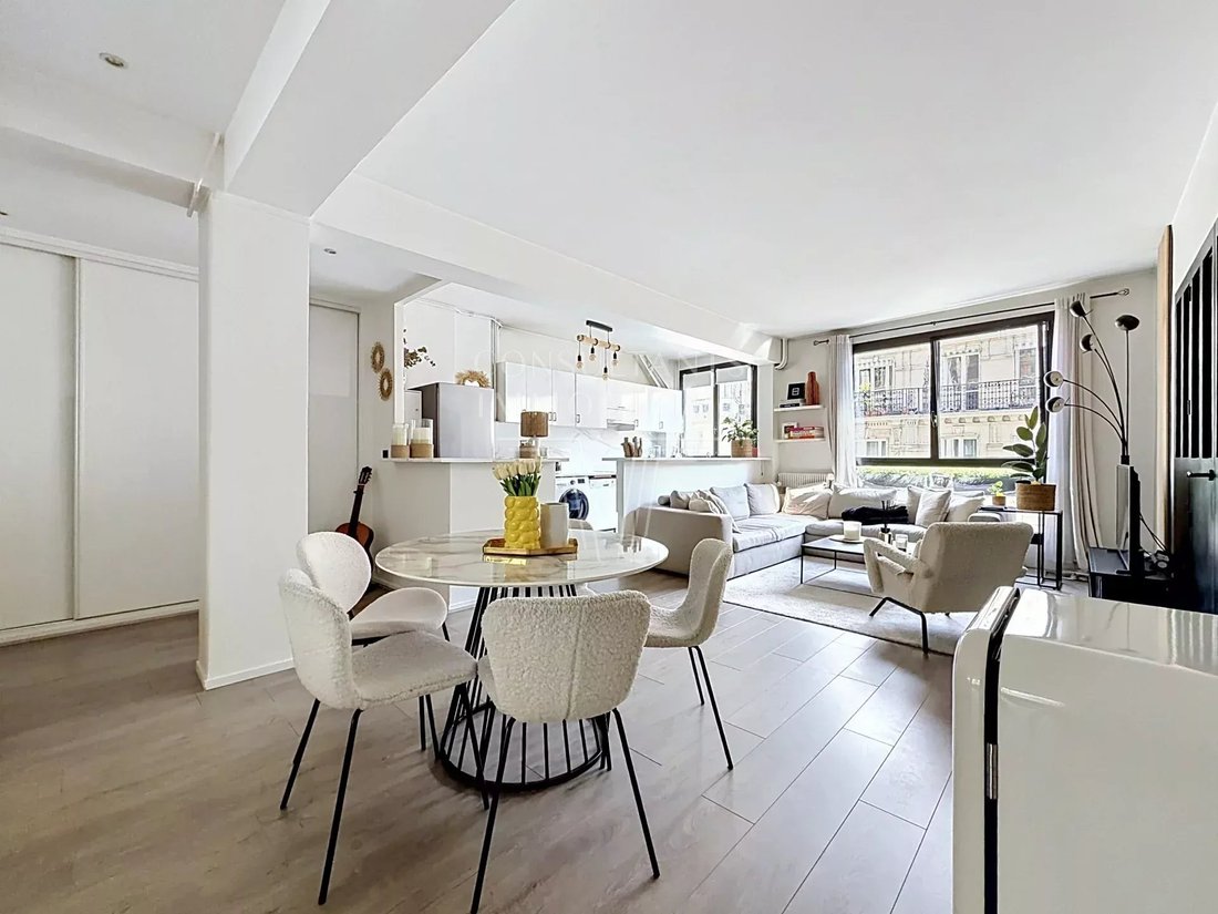 Apartment in Muette Nord, Paris 16e Arrondissement, Paris 1 - 17780110