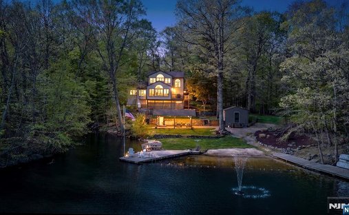 House in Bloomingdale, New Jersey, United States 1